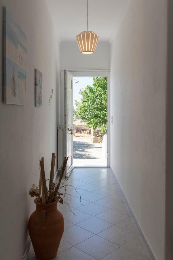 Villa Tonia Parasporos Bagian luar foto