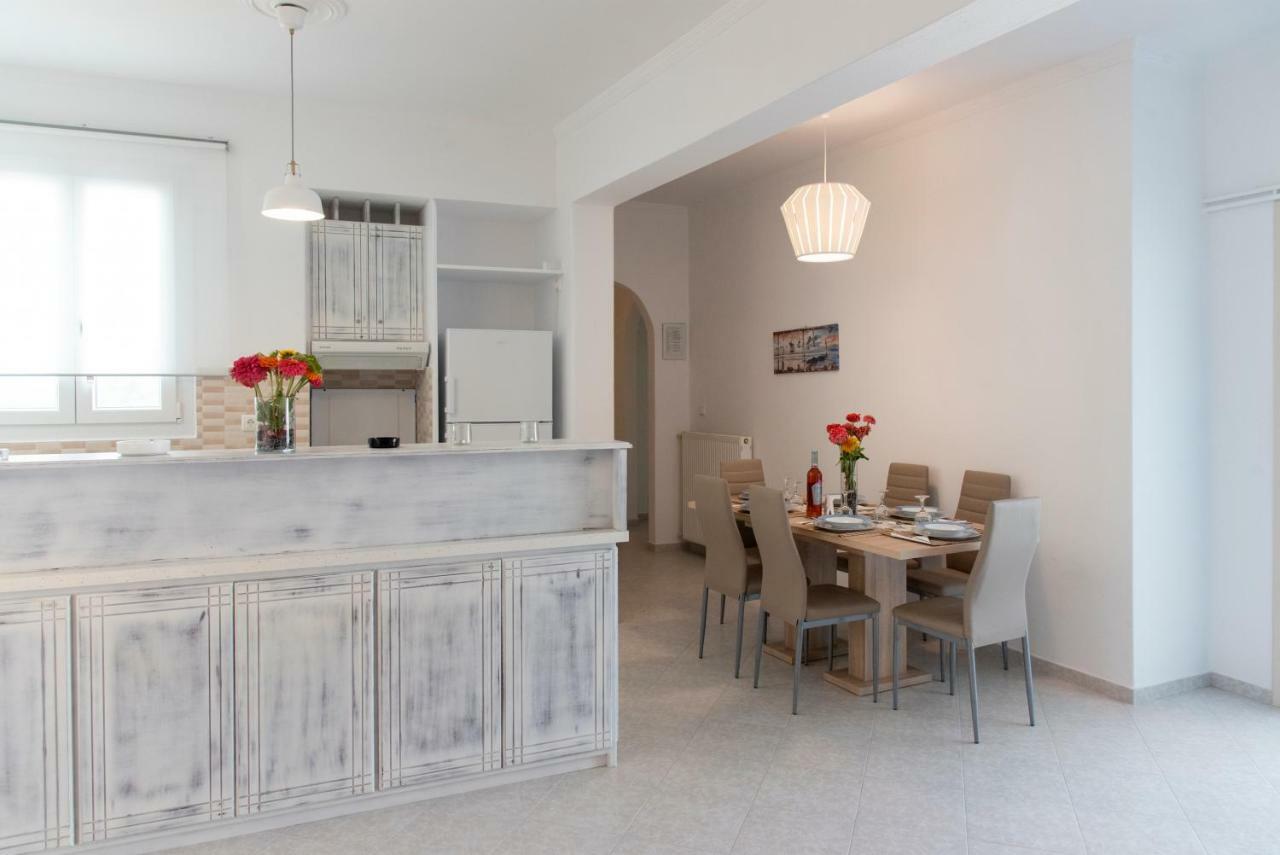 Villa Tonia Parasporos Bagian luar foto
