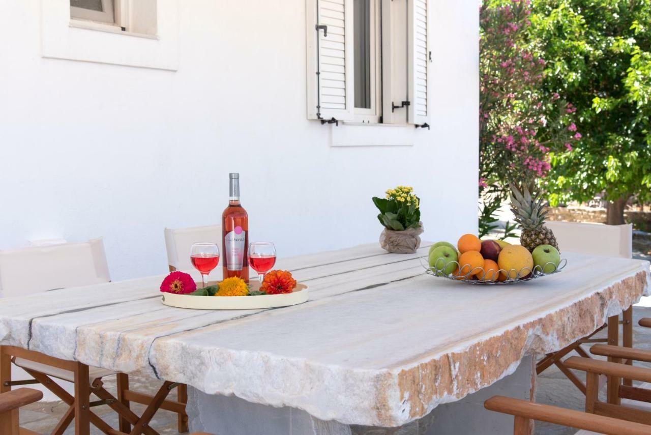 Villa Tonia Parasporos Bagian luar foto